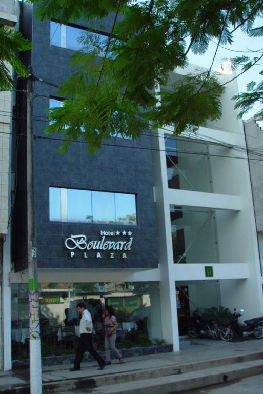 Hotel Boulevard Plaza Pucallpa Bagian luar foto