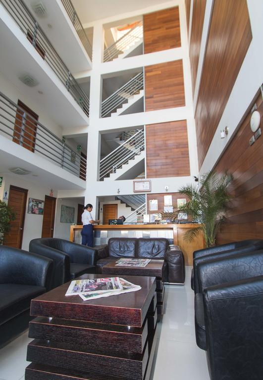Hotel Boulevard Plaza Pucallpa Bagian luar foto