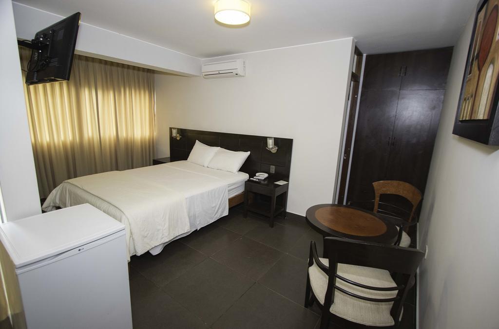 Hotel Boulevard Plaza Pucallpa Bagian luar foto